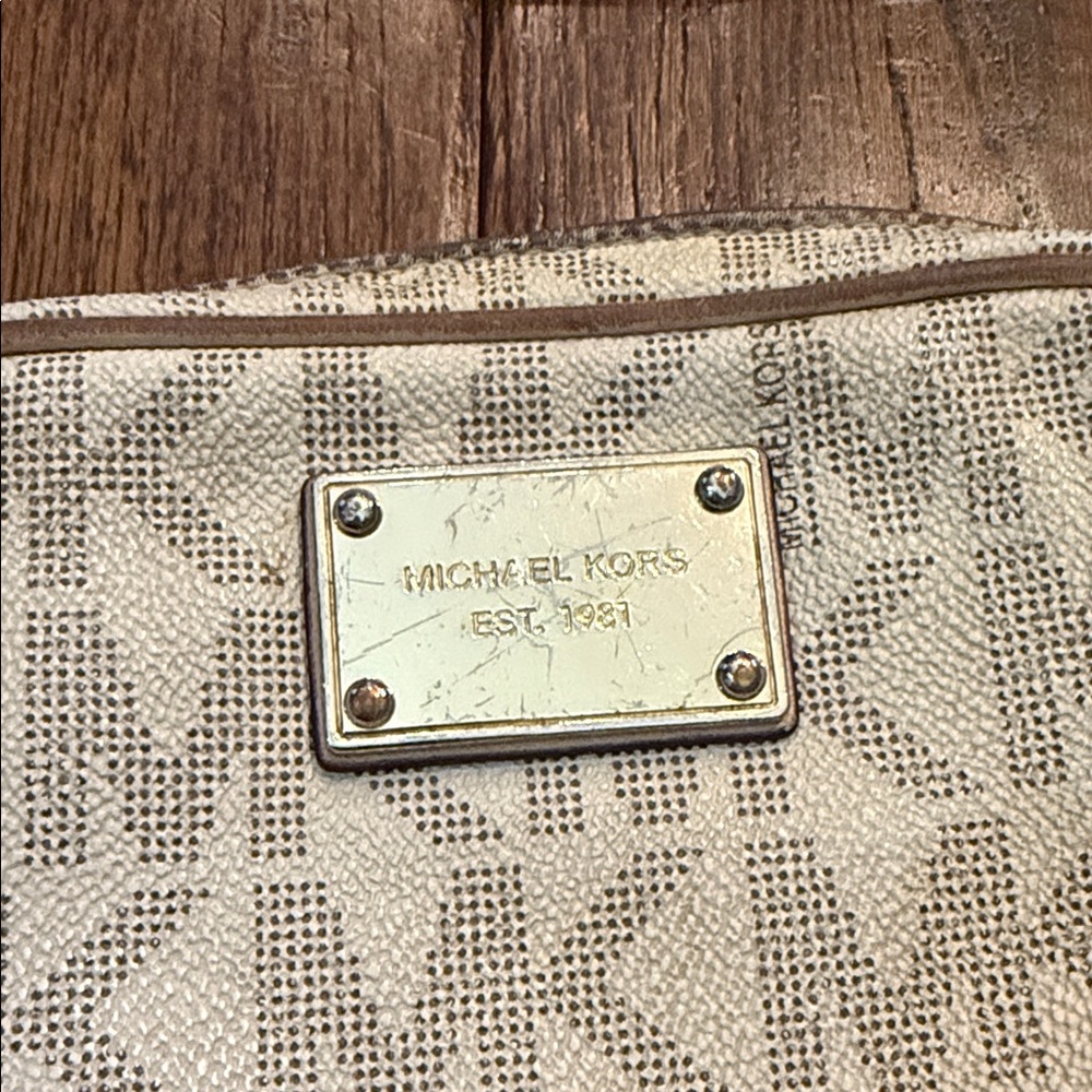 Michael Kors Tan Logo Crossbody Bag - Picture 3 of 11